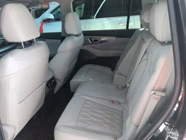 GAC Trumpchi GS8 — Фото автомобиля 15