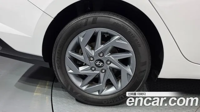 Hyundai Avante — Фото автомобиля 5