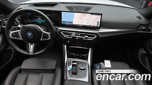 BMW i4 — Фото автомобиля 7