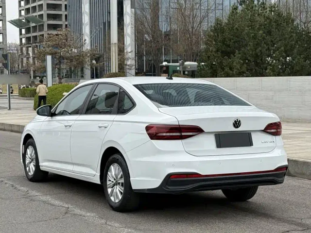 Volkswagen Lavida — Фото автомобиля 6