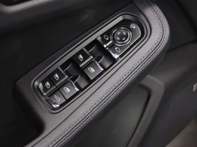 Porsche Macan — Фото автомобиля 6