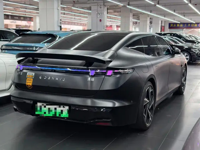 Lynk & Co Z10 — Фото автомобиля 9