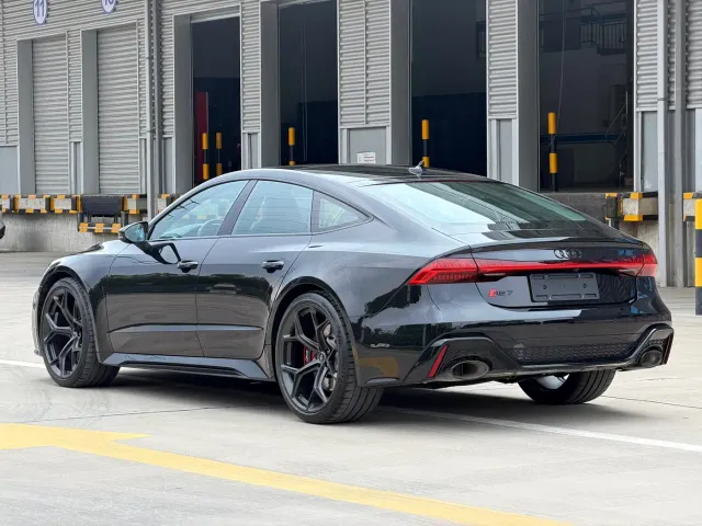 Audi RS 7 — Фото автомобиля 4