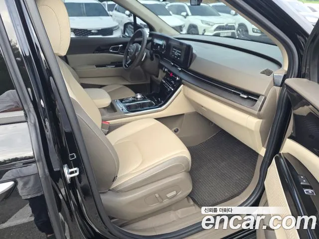 Kia Carnival Generation 4 — Фото автомобиля 7