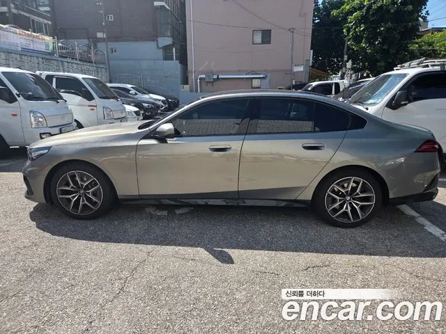 BMW 5 Series G60 — Фото автомобиля 4