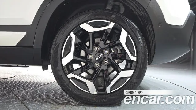 Kia Seltos — Фото автомобиля 6
