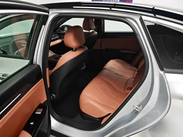 Geely Galaxy L6 — Фото автомобиля 17