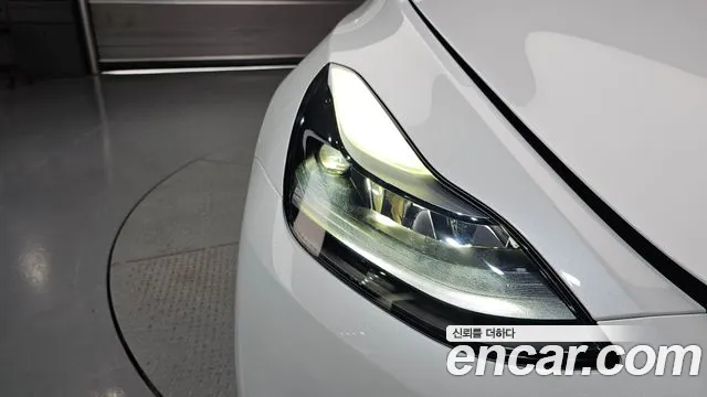 Tesla Model Y — Фото автомобиля 6