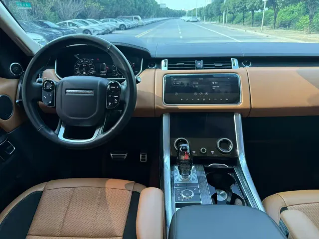 Land Rover Range Rover Sport — Фото автомобиля 5