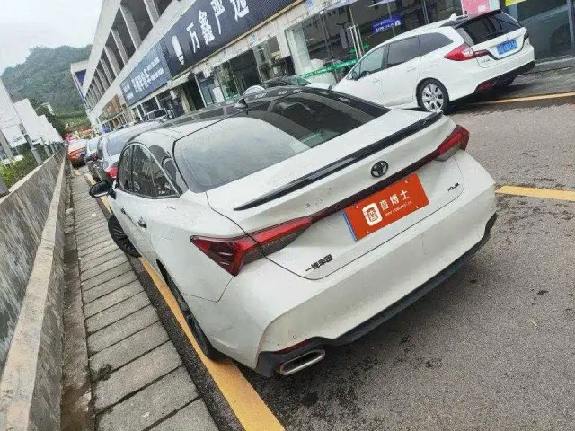 Toyota Avalon — Фото автомобиля 5