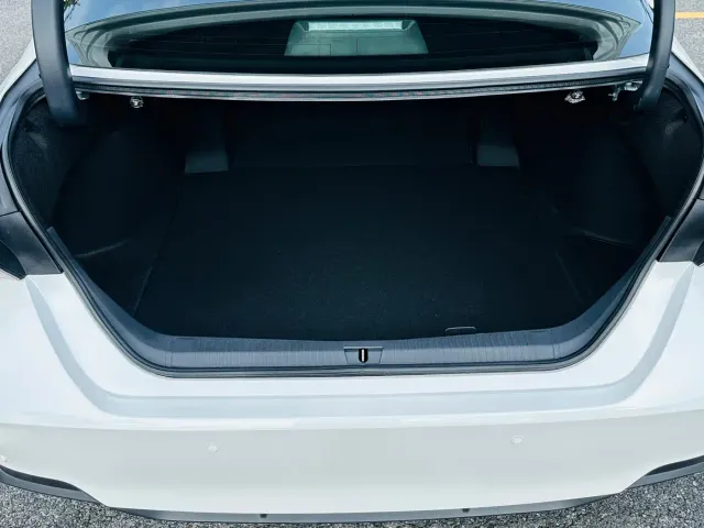Toyota Avalon 2024 Hybrid 2.0L Luxury Edition — Фото автомобиля 14