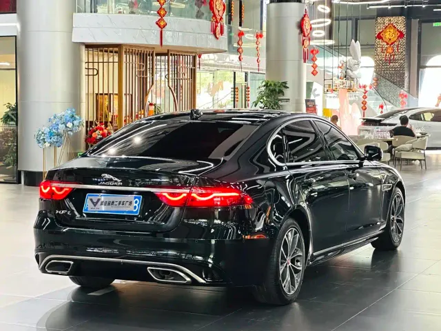 Jaguar XFL — Фото автомобиля 7