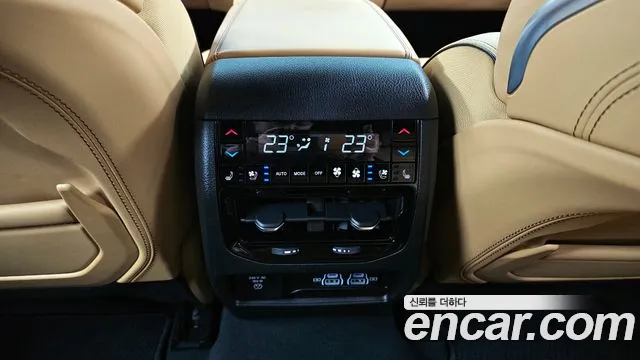 Jeep Cherokee — Фото автомобиля 18