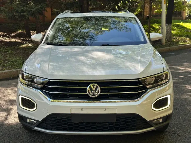 Volkswagen T-Roc — Фото автомобиля 2
