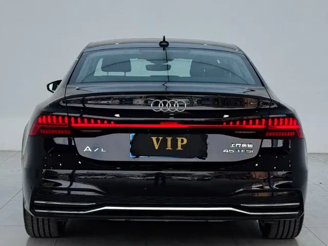 Audi A7L — Фото автомобиля 10