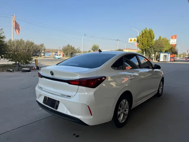 Changan Eado — Фото автомобиля 16