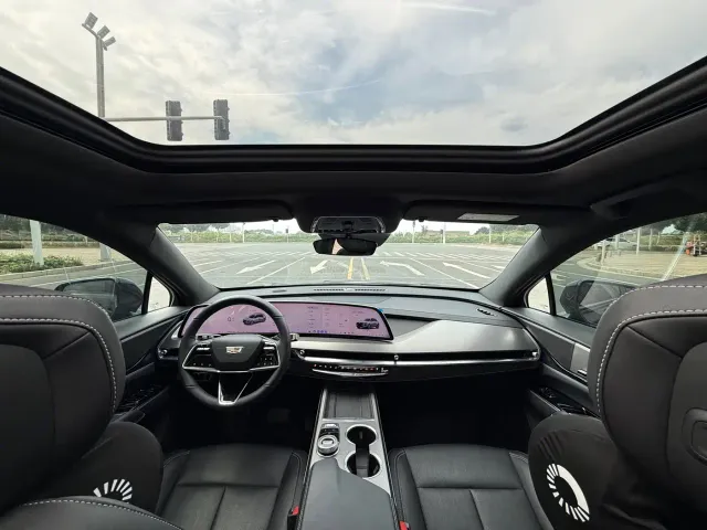 Cadillac XT5 — Фото автомобиля 8