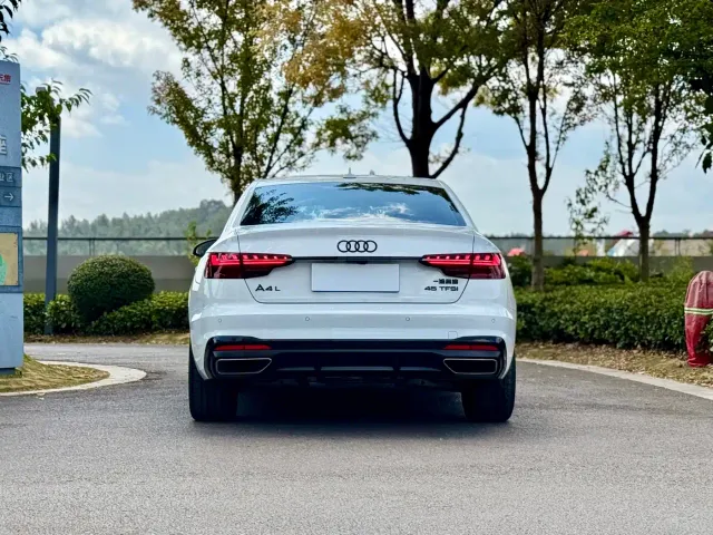 Audi A4L — Фото автомобиля 8