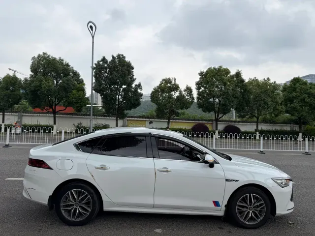 BYD Qin PLUS — Фото автомобиля 3