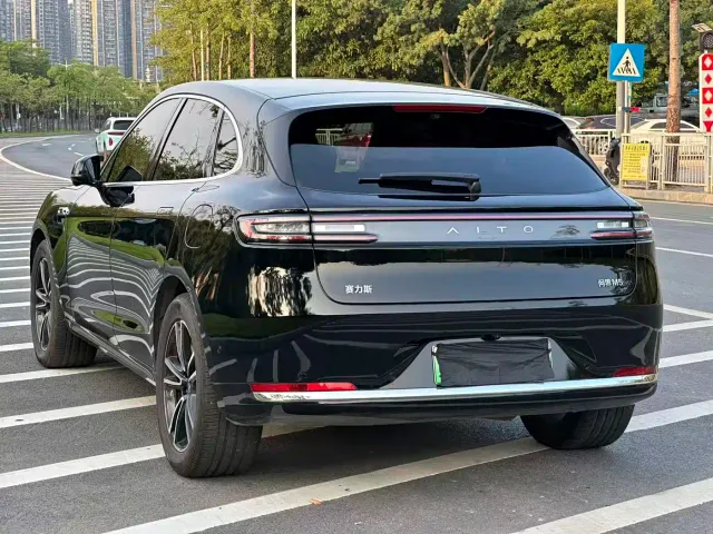 Aito M5 — Фото автомобиля 15