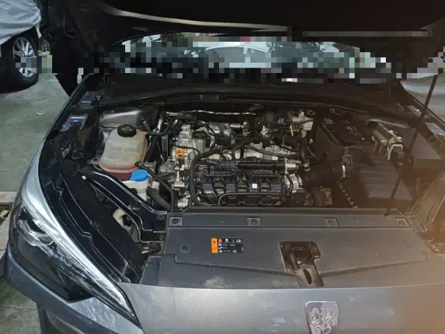 Roewe i5 — Фото автомобиля 20