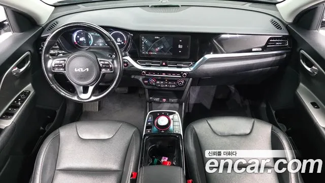 Kia Niro — Фото автомобиля 9