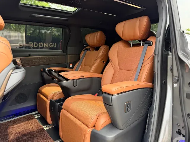 Toyota Vellfire — Фото автомобиля 15