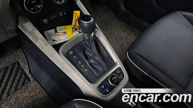 Hyundai Venue — Фото автомобиля 8