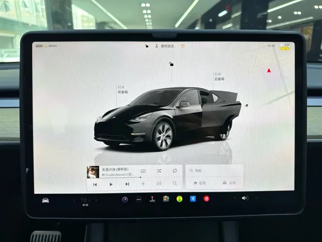 Tesla Model Y — Фото автомобиля 16