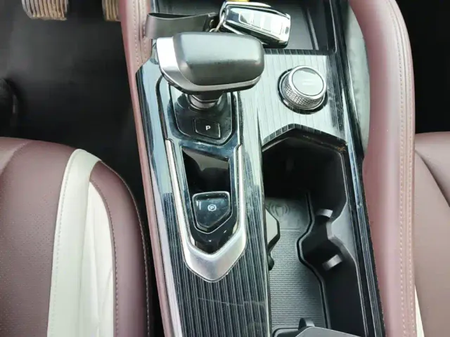 Geely Xingyue L — Фото автомобиля 13