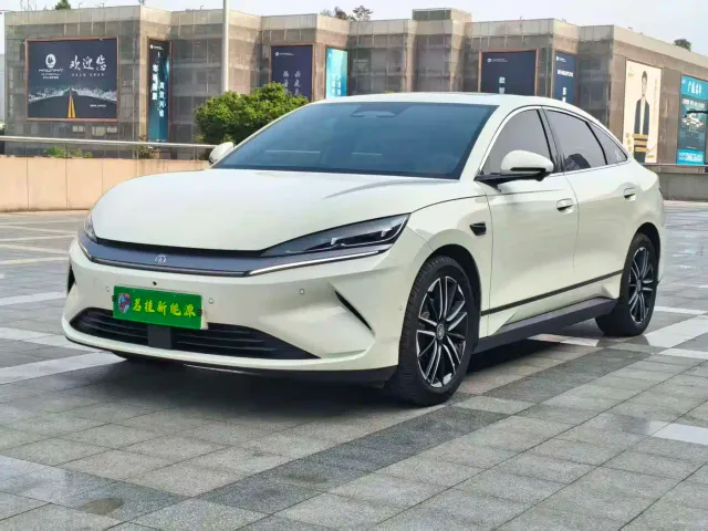 Фотография автомобиля — BYD Qin L