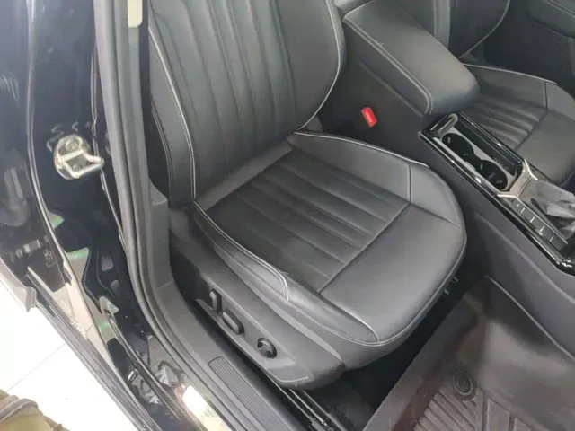 Volkswagen Passat — Фото автомобиля 24