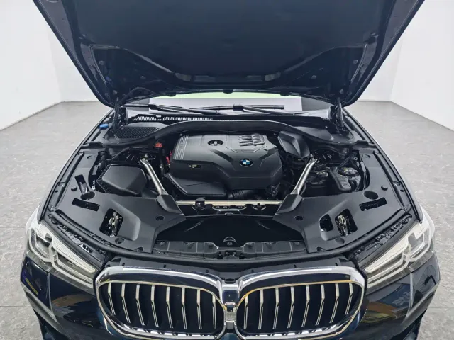 BMW 5 Series — Фото автомобиля 13