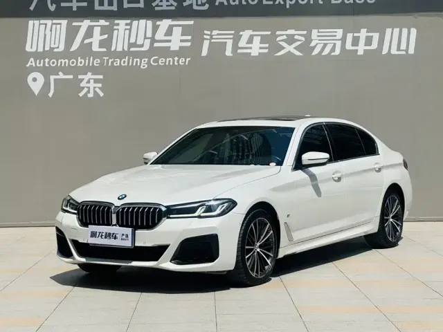 Фотография автомобиля — BMW 5 Series