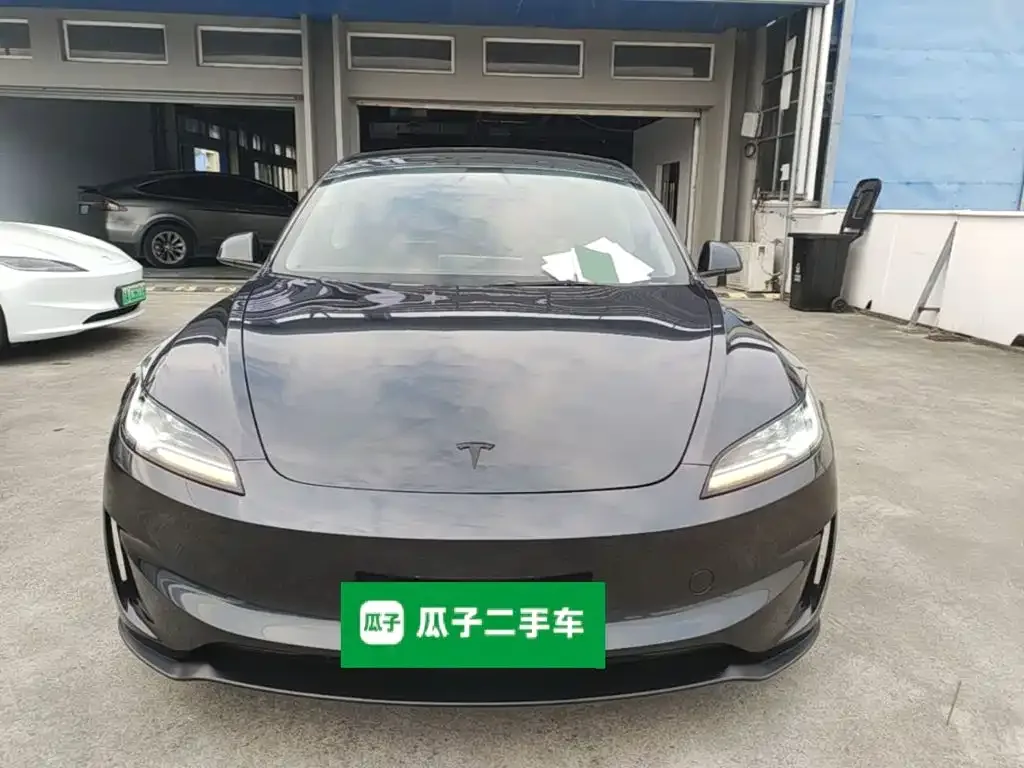 Tesla Model 3 2024 High-Performance All-Wheel Drive Edition — Фото автомобиля 2