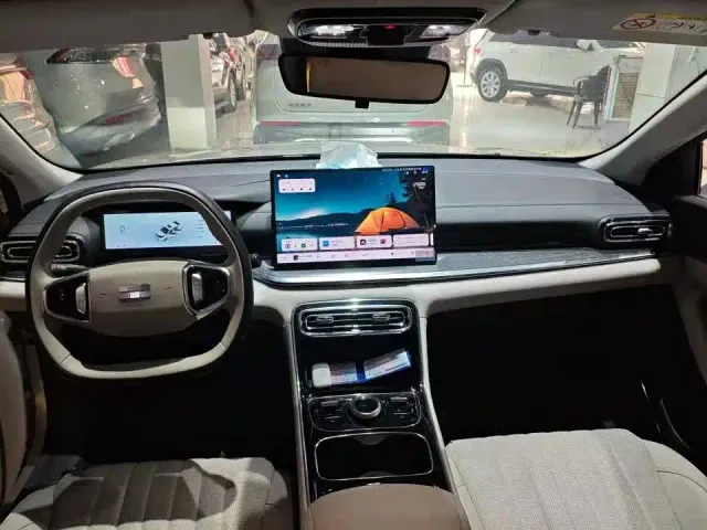 Geely Galaxy Stellar 6 — Фото автомобиля 8
