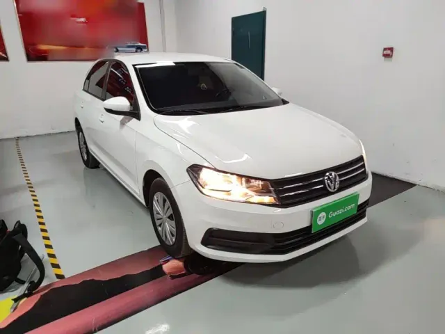 Volkswagen Santana — Фото автомобиля 3