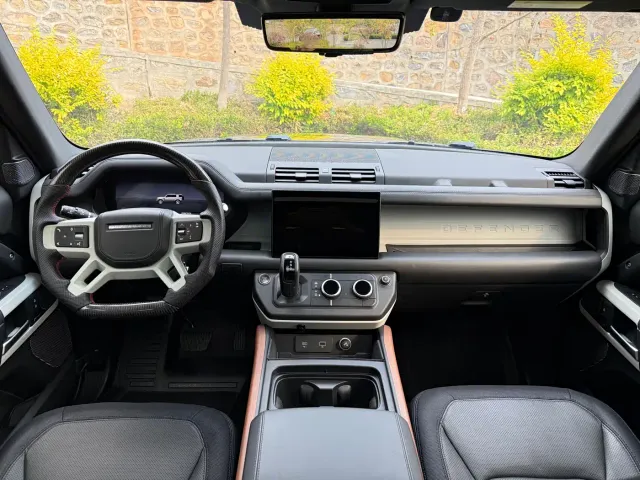 Land Rover Defender — Фото автомобиля 9