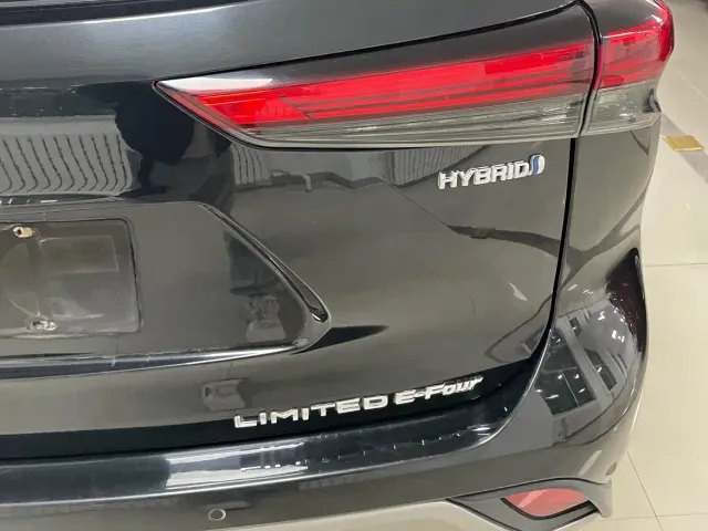 Toyota Highlander — Фото автомобиля 17