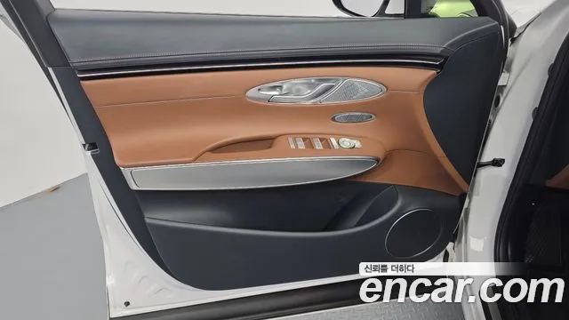 Genesis GV70 2.5T Бензин 2WD — Фото автомобиля 22