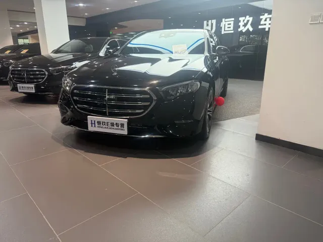 Фотография автомобиля — Mercedes-Benz E-Class