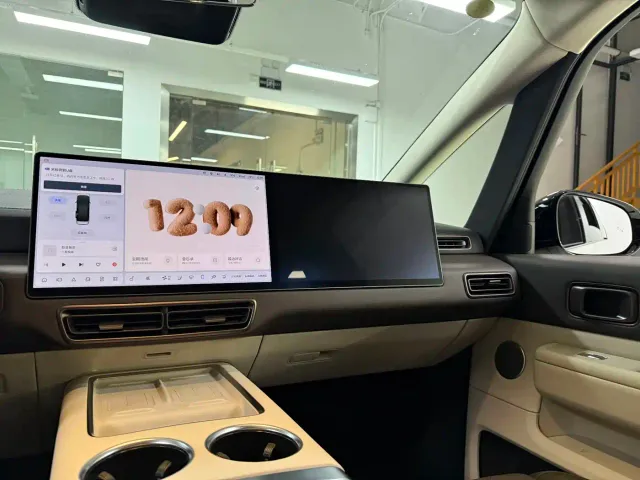 Li Auto MEGA — Фото автомобиля 16
