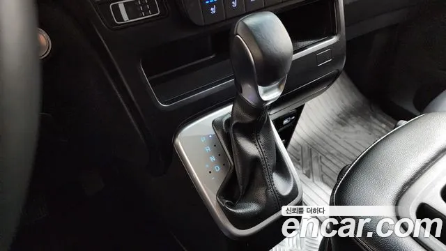 Hyundai Staria Staria L3.5 Инвалидная коляска Подъёмник/Slope — Фото автомобиля 8