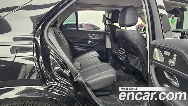 Mercedes-Benz GLE-Class — Фото автомобиля 17