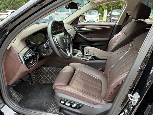 BMW 5 Series — Фото автомобиля 5