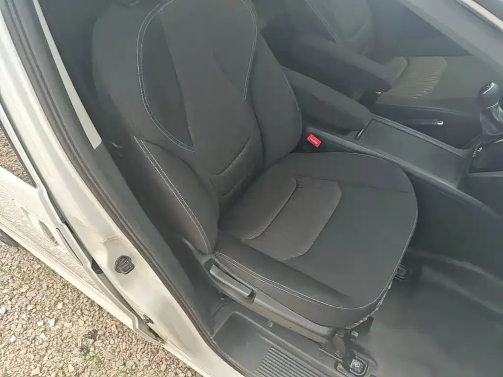 JAC Refine JAC Refine M3 2025 1.8L Manual Comfort Edition 7/8-seater — Фото автомобиля 19
