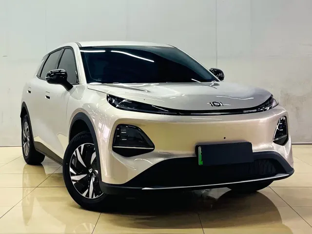 Changan Qiyuan Q05 — Фото автомобиля 3