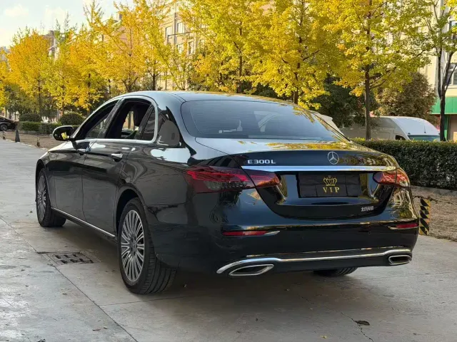 Mercedes-Benz E-Class — Фото автомобиля 9