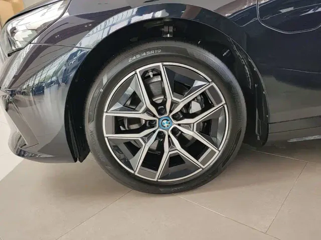 BMW i5 — Фото автомобиля 22