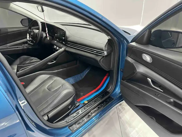 Hyundai Elantra — Фото автомобиля 16